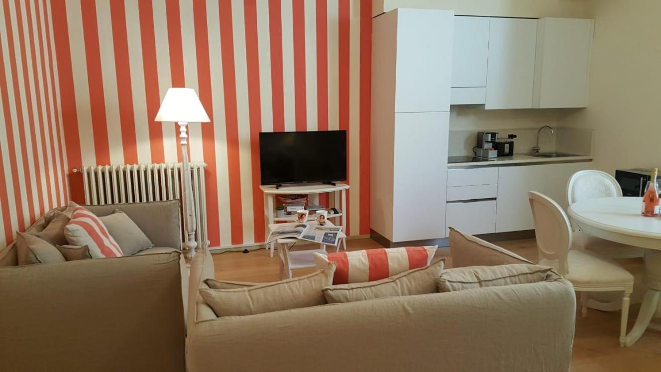 Rambaldi Apartments In Casa Nr 6 With Shared Terrace باردولينو الغرفة الصورة